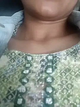 Snapshot of Rajni-Mehra chatting on 02.20.25 Rajni-Mehra online show from 02.20.25