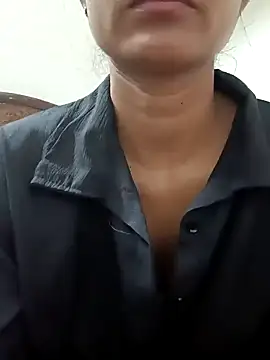 Snapshot of Rajni-Mehra chatting on 02.24.25 Rajni-Mehra online show from 02.24.25