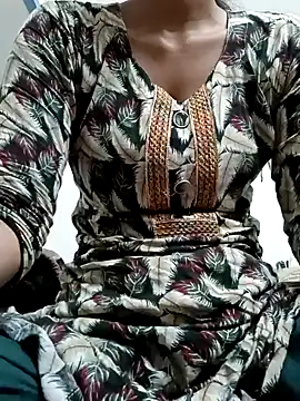 Snapshot of Rajni-Mehra chatting on 02.27.25 Rajni-Mehra online show from 02.27.25