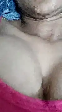 Snapshot of Rajni-Mehra chatting on 03.04.25 Rajni-Mehra online show from 03.04.25