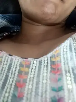 Snapshot of Rajni-Mehra chatting on 03.06.25 Rajni-Mehra online show from 03.06.25