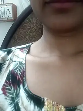 Snapshot of Rajni-Mehra chatting on 03.06.25 Rajni-Mehra online show from 03.06.25