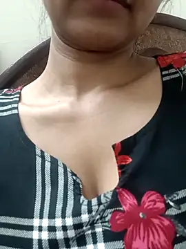 Snapshot of Rajni-Mehra chatting on 03.09.25 Rajni-Mehra online show from 03.09.25