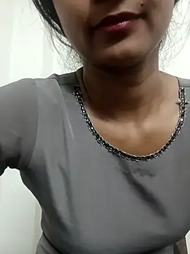 Snapshot of Rajni-Mehra chatting on 03.10.25 Rajni-Mehra online show from 03.10.25