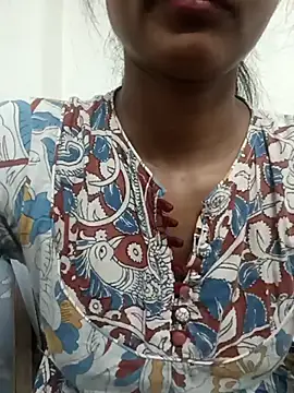 Snapshot of Rajni-Mehra chatting on 03.11.25 Rajni-Mehra online show from 03.11.25