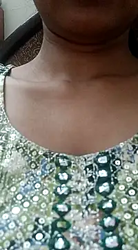 Snapshot of Rajni-Mehra chatting on 03.15.25 Rajni-Mehra online show from 03.15.25