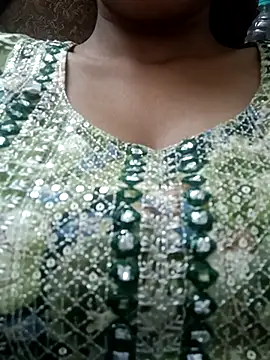 Snapshot of Rajni-Mehra chatting on 03.15.25 Rajni-Mehra online show from 03.15.25