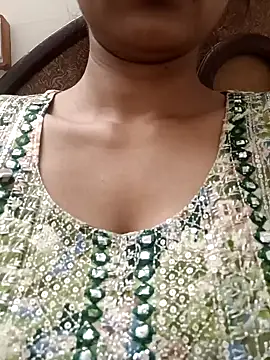 Snapshot of Rajni-Mehra chatting on 03.16.25 Rajni-Mehra online show from 03.16.25