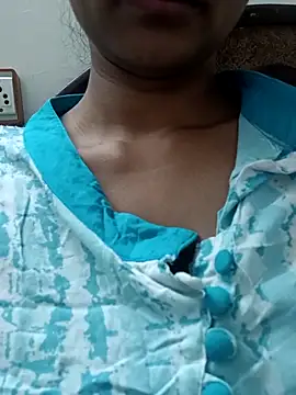 Snapshot of Rajni-Mehra chatting on 03.16.25 Rajni-Mehra online show from 03.16.25