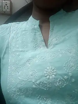 Snapshot of Rajni-Mehra chatting on 03.19.25 Rajni-Mehra online show from 03.19.25