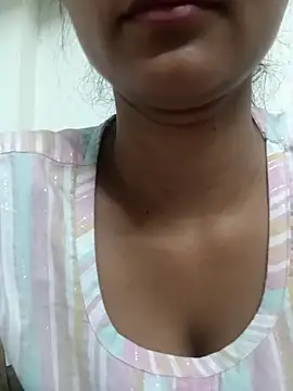 Snapshot of Rajni-Mehra chatting on 03.21.25 Rajni-Mehra online show from 03.21.25