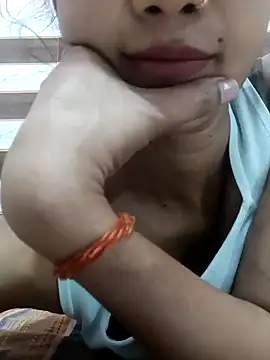 Snapshot of Rajni-Mehra chatting on 09.30.25 Rajni-Mehra online show from 09.30.25