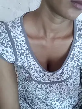 Snapshot of Rajni-Mehra chatting on 10.10.25 Rajni-Mehra online show from 10.10.25