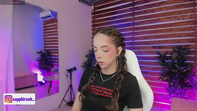 Sapphire Venuss online show from 02.21.26