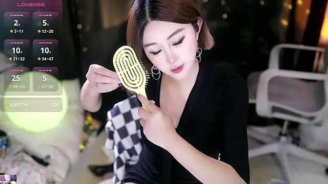 Snapshot of Evajoannana chatting on 09.28.25 Evajoannana online show from 09.28.25