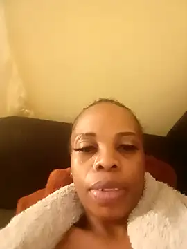 Snapshot of SweetHotLipsX39 chatting on 10.17.25 SweetHotLipsX39 online show from 10.17.25