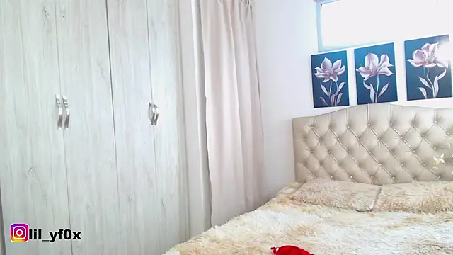 lily f00x online show from 11.19.25