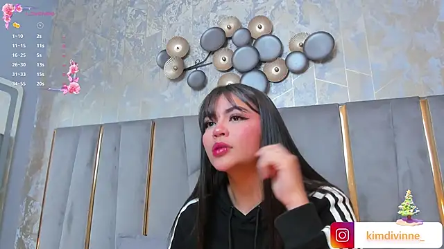 KimDevinne online show from 01.04.25