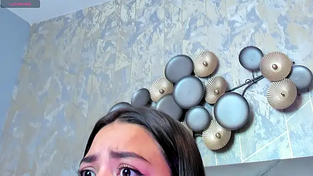 Snapshot of KimDevinne chatting on 11.07.25 KimDevinne online show from 11.07.25