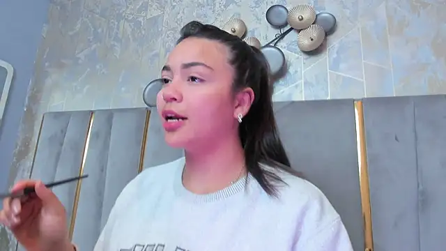 KimDevinne online show from 01.11.26