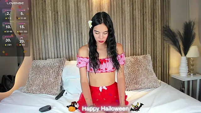 AnahinClar online show from 10.28.25