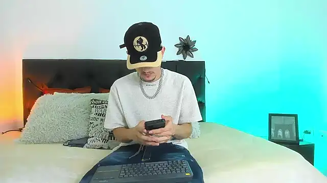 Snapshot of PhilipRich chatting on 03.12.25 PhilipRich online show from 03.12.25