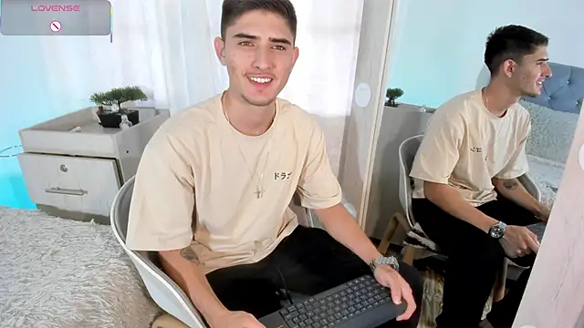 Snapshot of PhilipRich chatting on 10.01.25 PhilipRich online show from 10.01.25