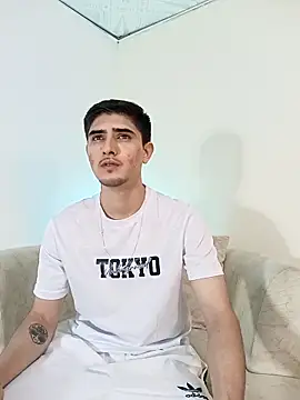 Snapshot of PhilipRich chatting on 10.21.25 PhilipRich online show from 10.21.25