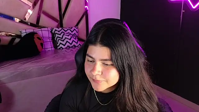 Snapshot of emmalee_01a chatting on 02.11.25 emmalee 01a online show from 02.11.25