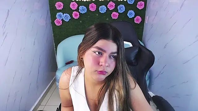 Snapshot of emmalee_01a chatting on 02.28.25 emmalee 01a online show from 02.28.25