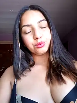 Dafne will online show from 02.20.25