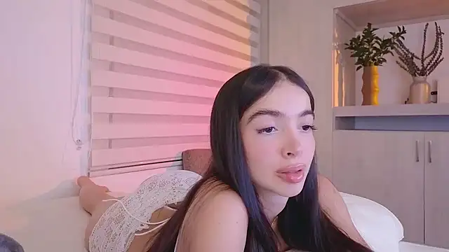 Snapshot of Siny_Moore chatting on 03.15.25 Siny Moore online show from 03.15.25