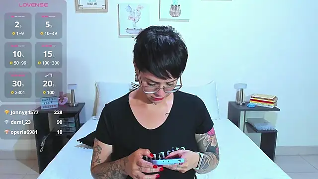 Snapshot of KatInk chatting on 12.18.24 KatInk online show from 12.18.24