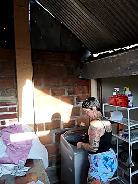 Snapshot of KatInk chatting on 10.02.25 KatInk online show from 10.02.25