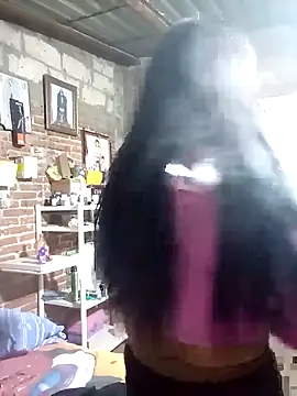 yovana13 online show from 11.25.25