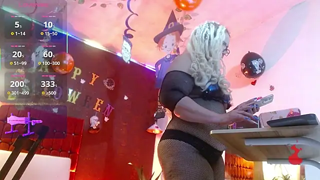 Snapshot of PervertedMature chatting on 10.24.25 PervertedMature online show from 10.24.25