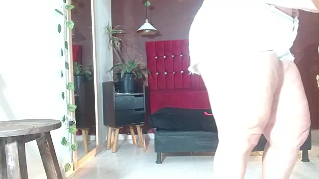 Snapshot of PervertedMature chatting on 11.04.25 PervertedMature online show from 11.04.25