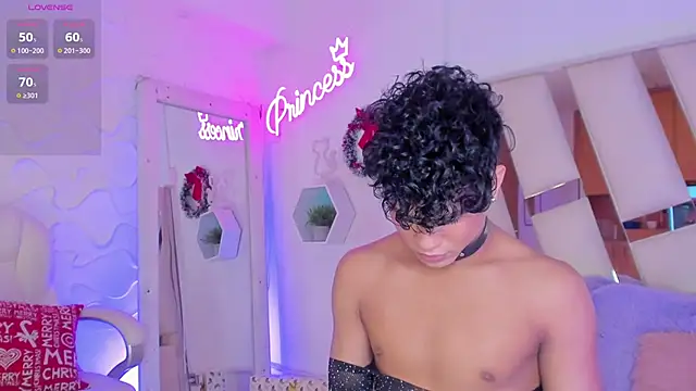 Snapshot of EthanCollens chatting on 12.29.24 EthanCollens online show from 12.29.24