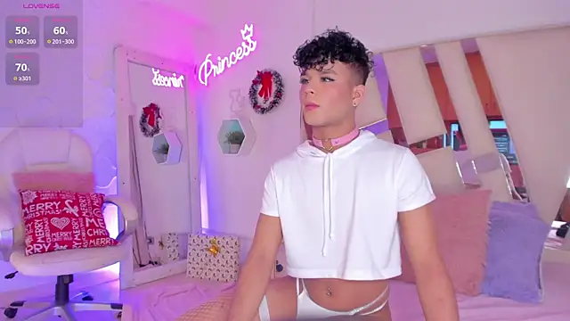 Snapshot of EthanCollens chatting on 12.31.24 EthanCollens online show from 12.31.24