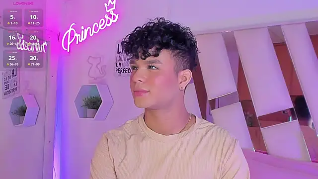 Snapshot of EthanCollens chatting on 01.09.25 EthanCollens online show from 01.09.25