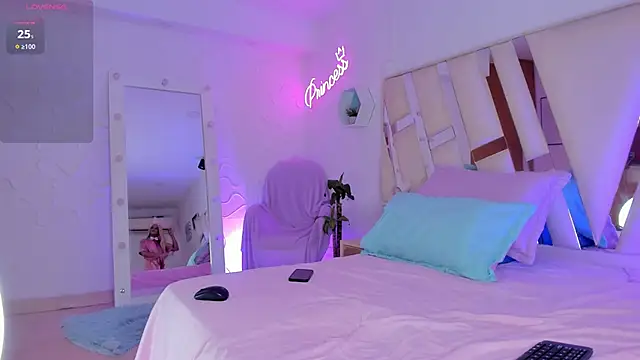 Snapshot of EthanCollens chatting on 10.25.25 EthanCollens online show from 10.25.25