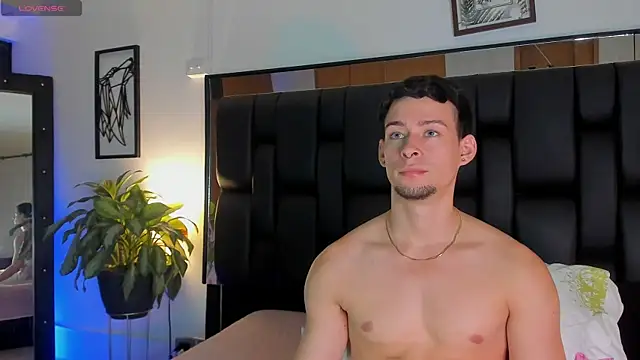 JadeSmiith  online show from 11.24.25