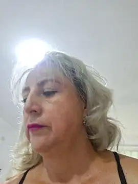 Snapshot of almaluna7 chatting on 06.12.26 almaluna7 online show from 06.12.26
