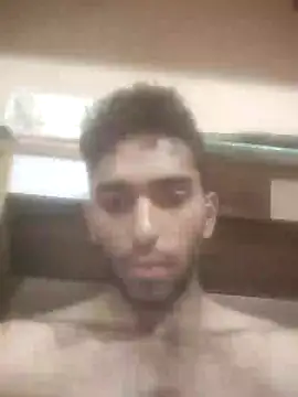 Snapshot of loganwollf chatting on 01.05.25 loganwollf online show from 01.05.25