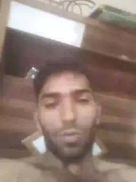 Snapshot of loganwollf chatting on 01.08.25 loganwollf online show from 01.08.25