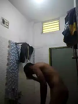 Snapshot of loganwollf chatting on 01.29.25 loganwollf online show from 01.29.25