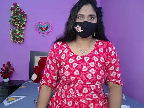 Hot Maleka online show from 10.31.25