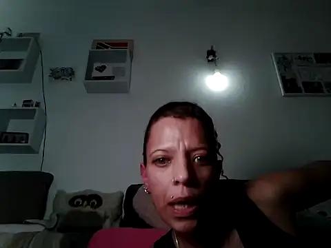 prettyblueeyes420 online show from 11.29.25