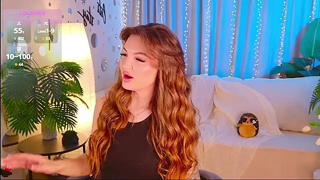 Snapshot of Annaa_Banana chatting on 10.31.25 Annaa Banana online show from 10.31.25