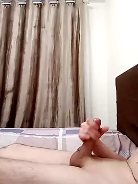 Snapshot of Grifon1973 chatting on 02.01.25 Grifon1973 online show from 02.01.25